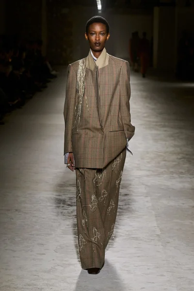 Look 35